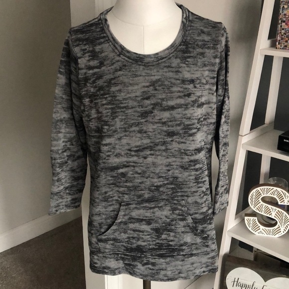 Sweater - Picture 1 of 4